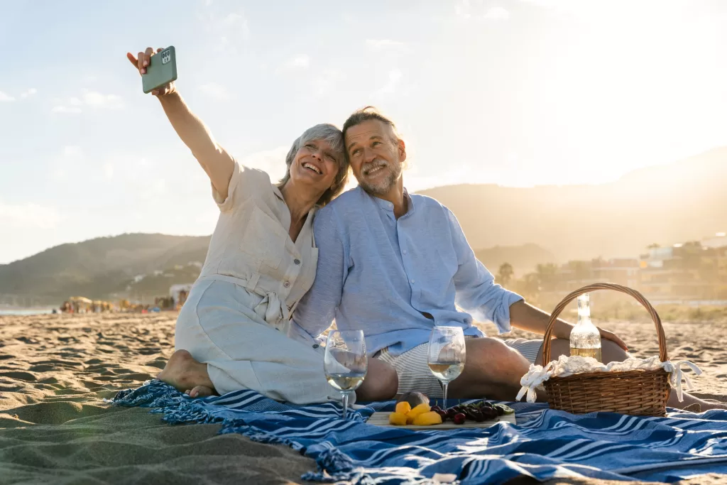 retired couple enjoying themselves